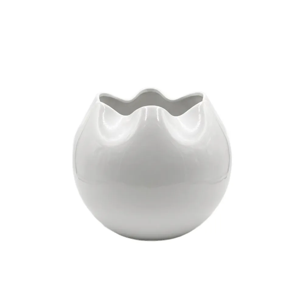 Vaso sfera con bordo ondulato bianco lucido